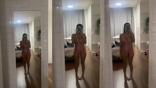 Julia Lopes flaunts massive boobs and only for Leaks